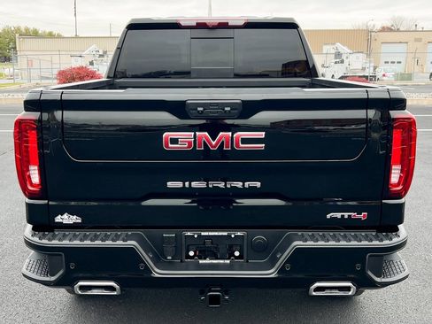 Used 2025 GMC Sierra 1500 AT4 w/ Technology Package image 12