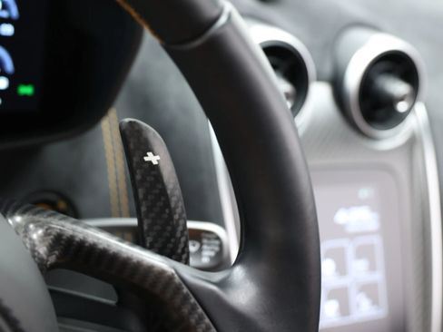 Used 2019 McLaren 570S Spider RWD image 30