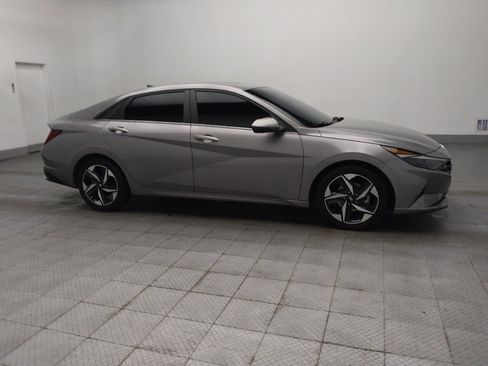 Used 2022 Hyundai Elantra Limited w/ Cargo Package FWD image 11