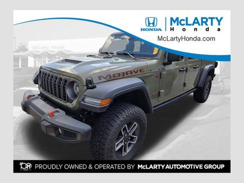 Used 2025 Jeep Gladiator Mojave w/ Convenience Group AWD/4WD image 1