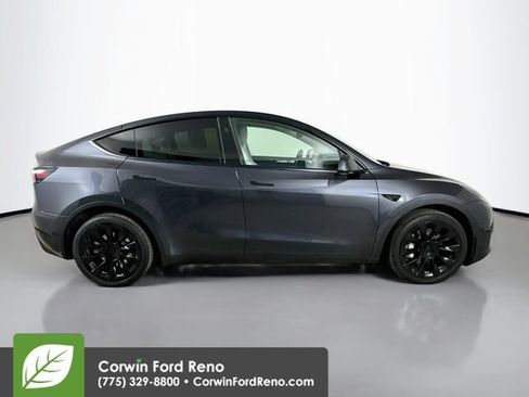 Used 2024 Tesla Model Y Long Range AWD/4WD image 8
