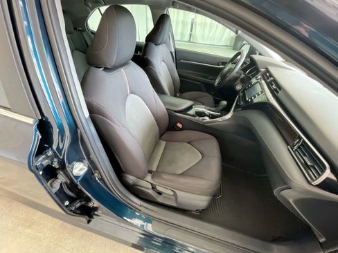 Used 2019 Toyota Camry LE FWD image 24