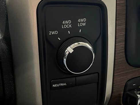 Used 2015 RAM 2500 Laramie AWD/4WD image 34