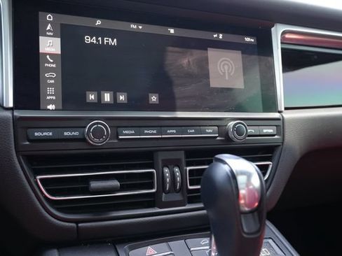 Used 2019 Porsche Macan AWD/4WD image 15
