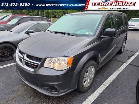 Used 2018 Dodge Grand Caravan SE w/ UConnect Hands-Free Group FWD image 1