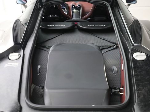 Used 2023 McLaren GT image 32