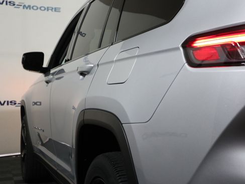 Used 2021 Jeep Grand Cherokee L Limited w/ Trailer Tow Group (B) AWD/4WD image 9