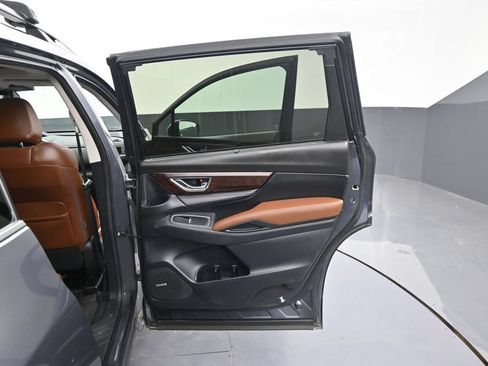 Used 2023 Subaru Ascent Touring AWD/4WD image 30