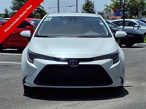 Used 2021 Toyota Corolla LE FWD image 2