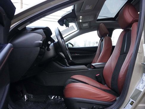 Used 2024 MAZDA MAZDA3 s image 29