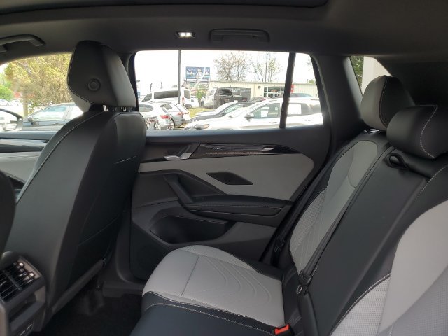 New 2026 Volkswagen Tiguan SE R-Line AWD/4WD image 10