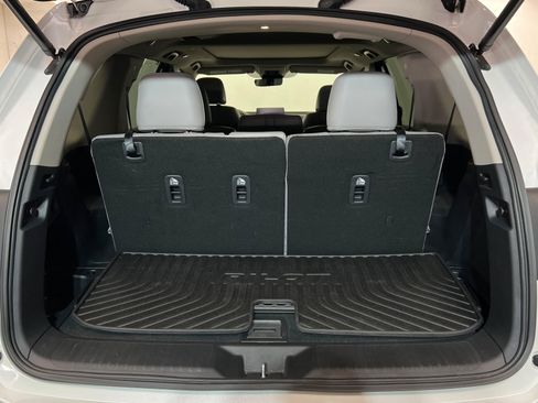 Used 2025 Honda Pilot Touring image 24