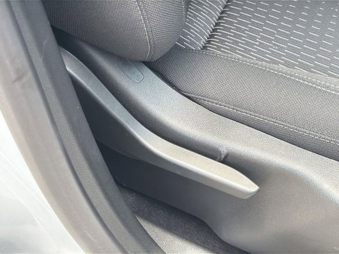 Used 2025 Chevrolet Equinox LT FWD image 30