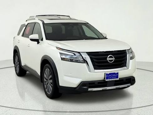 Certified 2024 Nissan Pathfinder SL w/ SL Premium Package FWD image 1