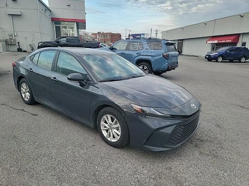 Used 2025 Toyota Camry LE image 10