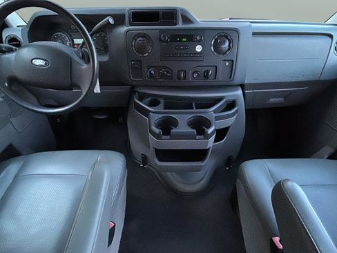 Used 2014 Ford E-250 and Econoline 250 Van 3D w/ Power Group image 39