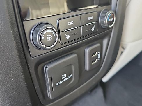 Used 2023 Buick Enclave Premium w/ Experience Buick Package AWD/4WD image 30