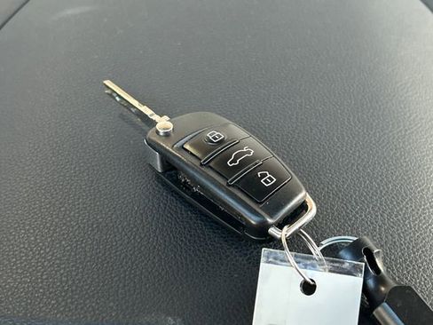 Used 2019 Audi Q3 2.0T Premium image 31