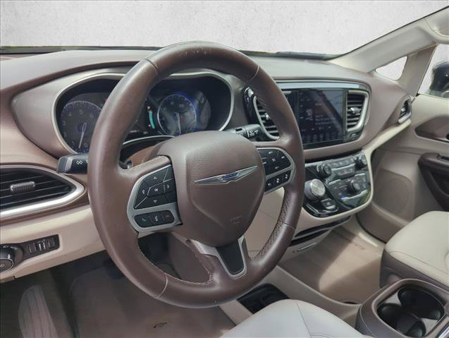 Used 2018 Chrysler Pacifica Touring-L w/ Advanced Safetytec Group FWD image 28