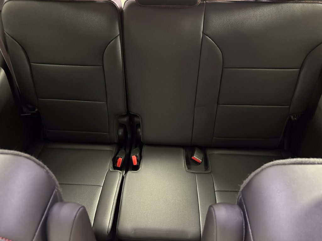 Used 2025 Chevrolet Traverse Z71 w/ LPO, Floor Liner Package AWD/4WD image 30