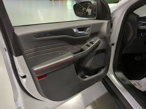 Used 2023 Ford Escape ST-Line w/ Tech Pack #1 AWD/4WD image 13