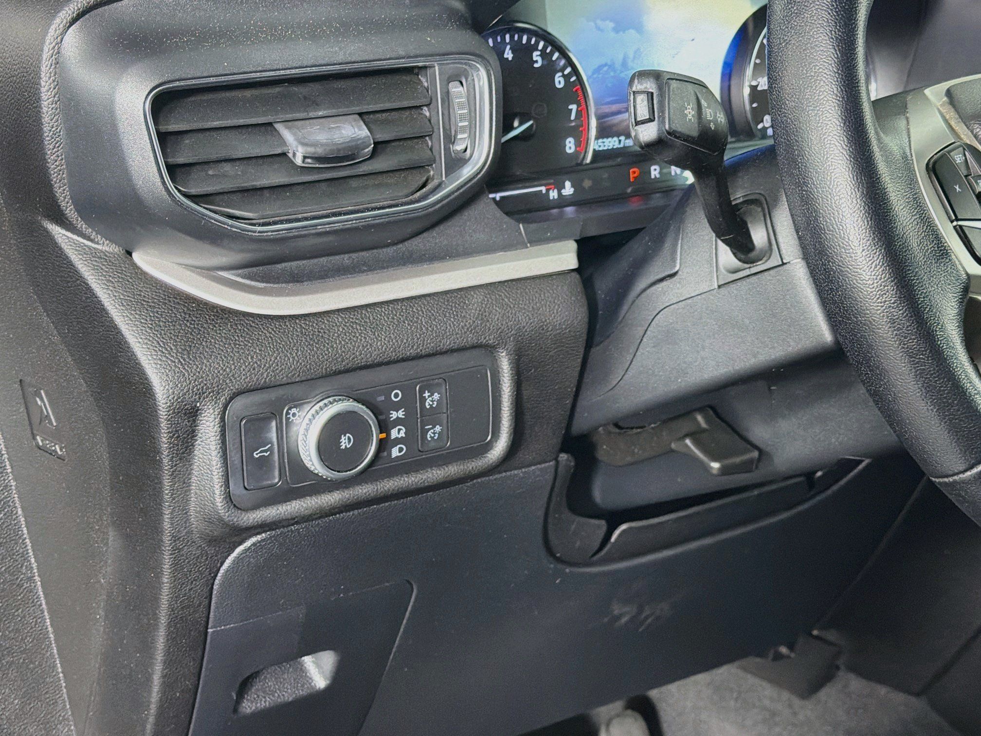 Used 2022 Ford Explorer XLT w/ Equipment Group 202A RWD image 17