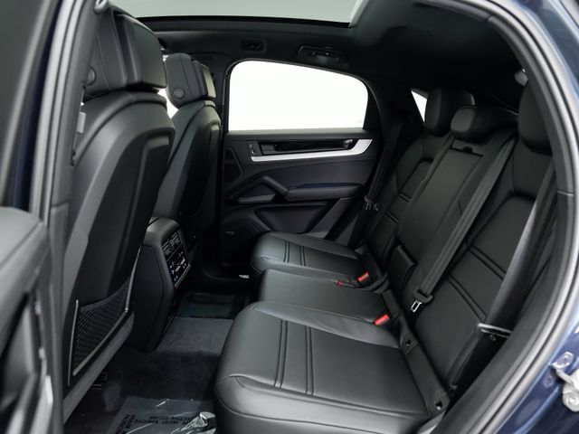 Certified 2026 Porsche Cayenne Coupe AWD/4WD image 21
