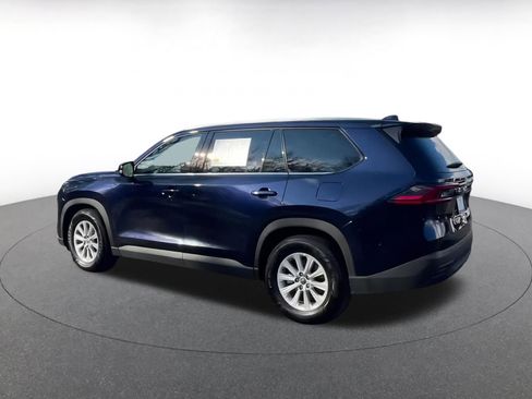 Used 2025 Toyota Grand Highlander XLE image 10