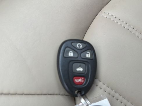 Used 2011 Buick Lucerne CXL FWD image 41