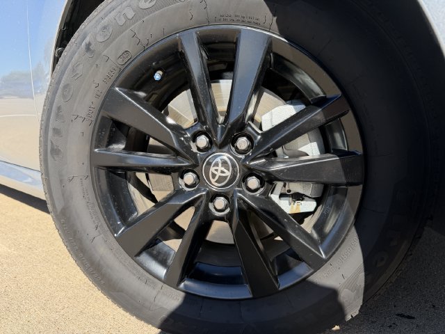 Used 2026 Toyota Camry LE w/ Convenience Package FWD image 9
