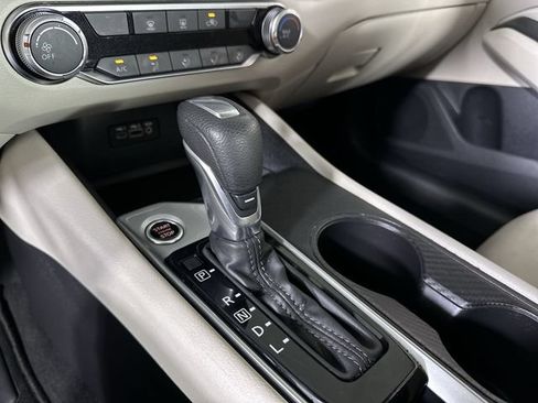 Used 2025 Nissan Altima 2.5 SV FWD image 16