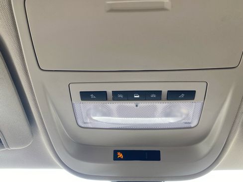 Used 2020 GMC Canyon SLT w/ Driver Alert Package image 23