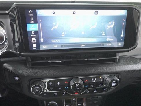 Used 2024 Jeep Wrangler Sport S image 17