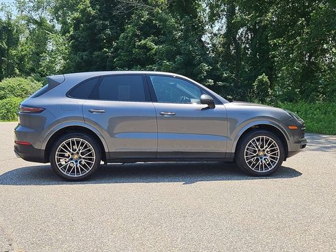 Used 2021 Porsche Cayenne AWD/4WD image 8
