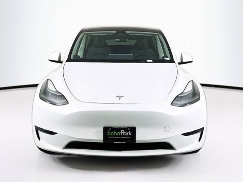 Used 2023 Tesla Model Y Long Range image 2
