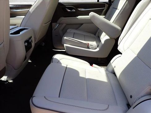 Used 2023 GMC Yukon XL Denali image 11