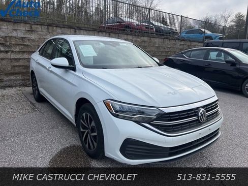 Used 2024 Volkswagen Jetta S image 2