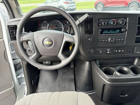 Certified 2025 Chevrolet Express 3500 LT w/ LT Preferred Equipment Group RWD image 11