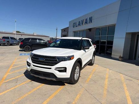 Certified 2023 Ford Explorer XLT w/ Equipment Group 202A AWD/4WD image 3