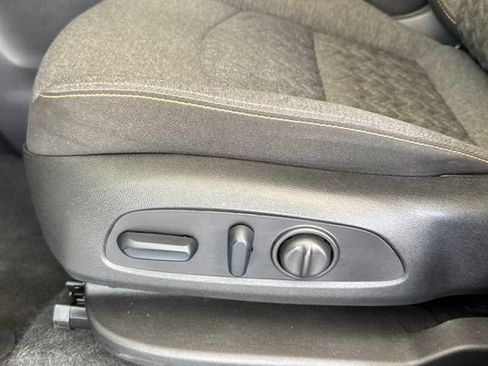 Used 2024 Chevrolet Equinox LT FWD image 13