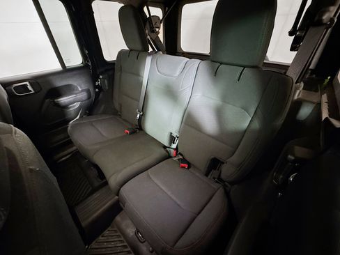 Used 2022 Jeep Wrangler Unlimited Sport image 21
