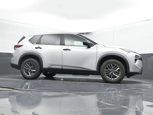 Used 2024 Nissan Rogue S FWD image 44
