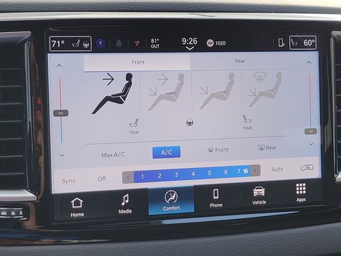 New 2026 Chrysler Voyager LX image 18