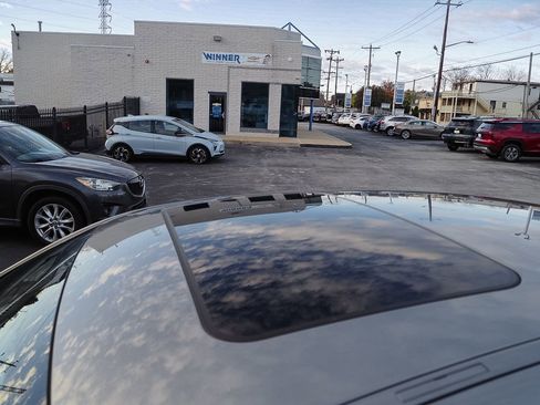 Used 2024 BMW 530i xDrive 530i xDrive w/ Convenience Package image 11