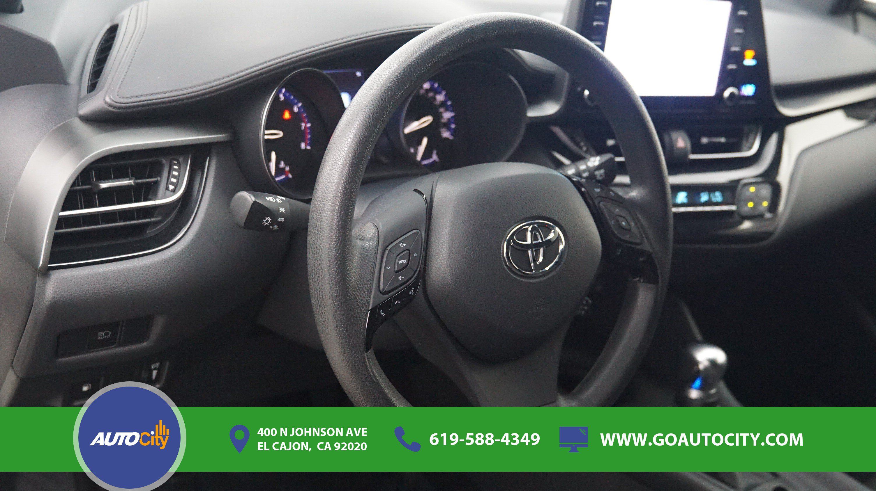 Used 2019 Toyota C-HR LE FWD image 18