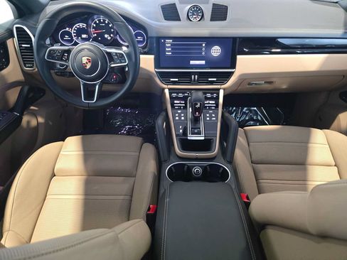 Used 2023 Porsche Cayenne Coupe AWD/4WD image 19