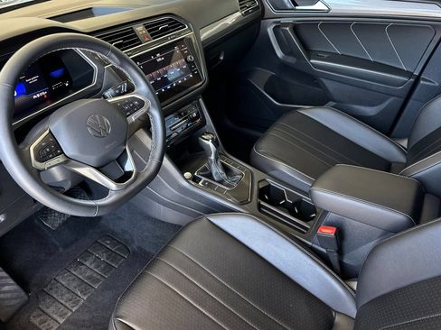 Used 2022 Volkswagen Tiguan SE FWD image 10