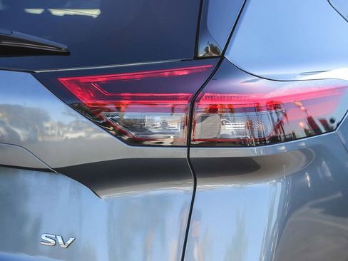 Used 2021 Nissan Rogue SV image 10