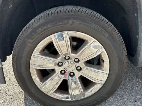 Used 2018 GMC Sierra 1500 SLT w/ Enhanced Driver Alert Package image 6