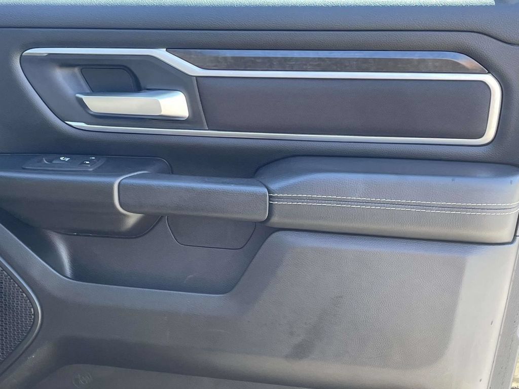 Used 2023 RAM 1500 Big Horn AWD/4WD image 17